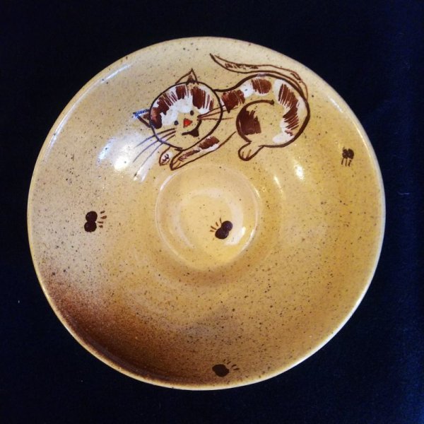 画像1: チェコの手造り陶器皿（ネコ3） (1)